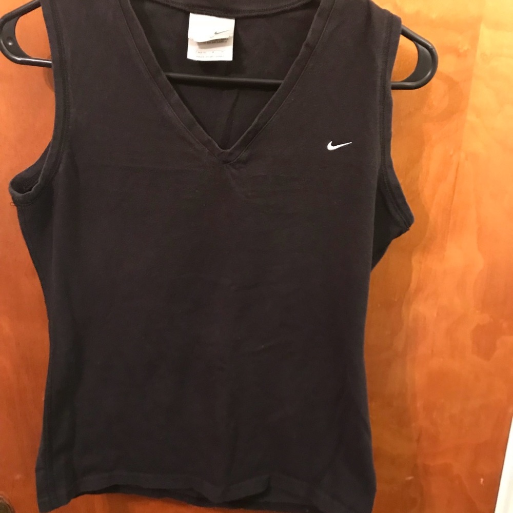 Nike sleeveless shirt
